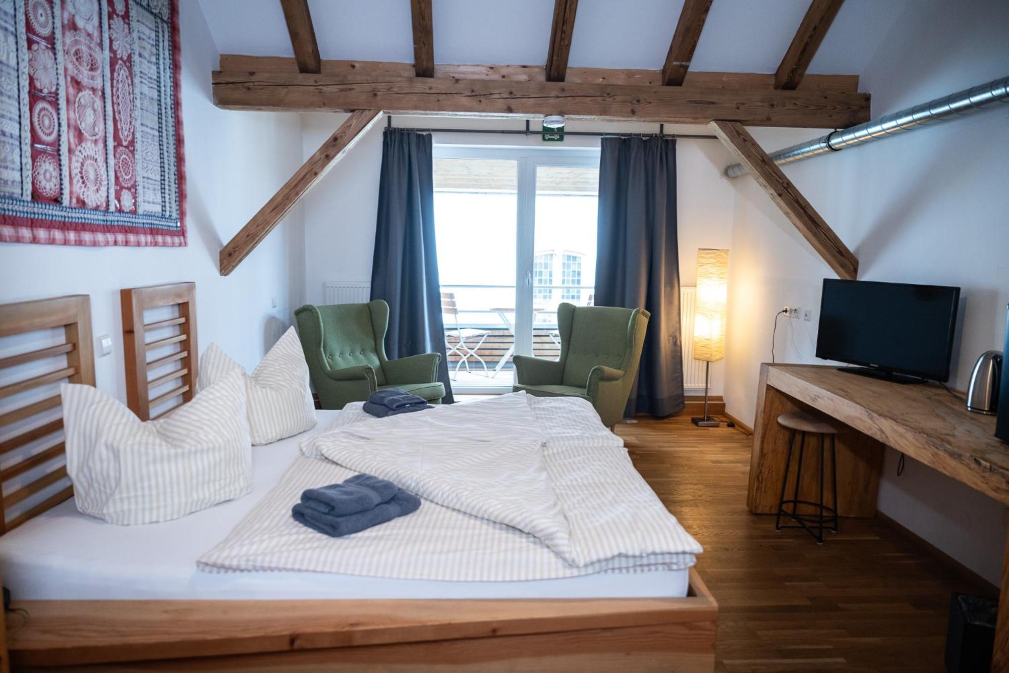 Alte Kass Hotel & Kaffeehaus Neidlingen المظهر الخارجي الصورة