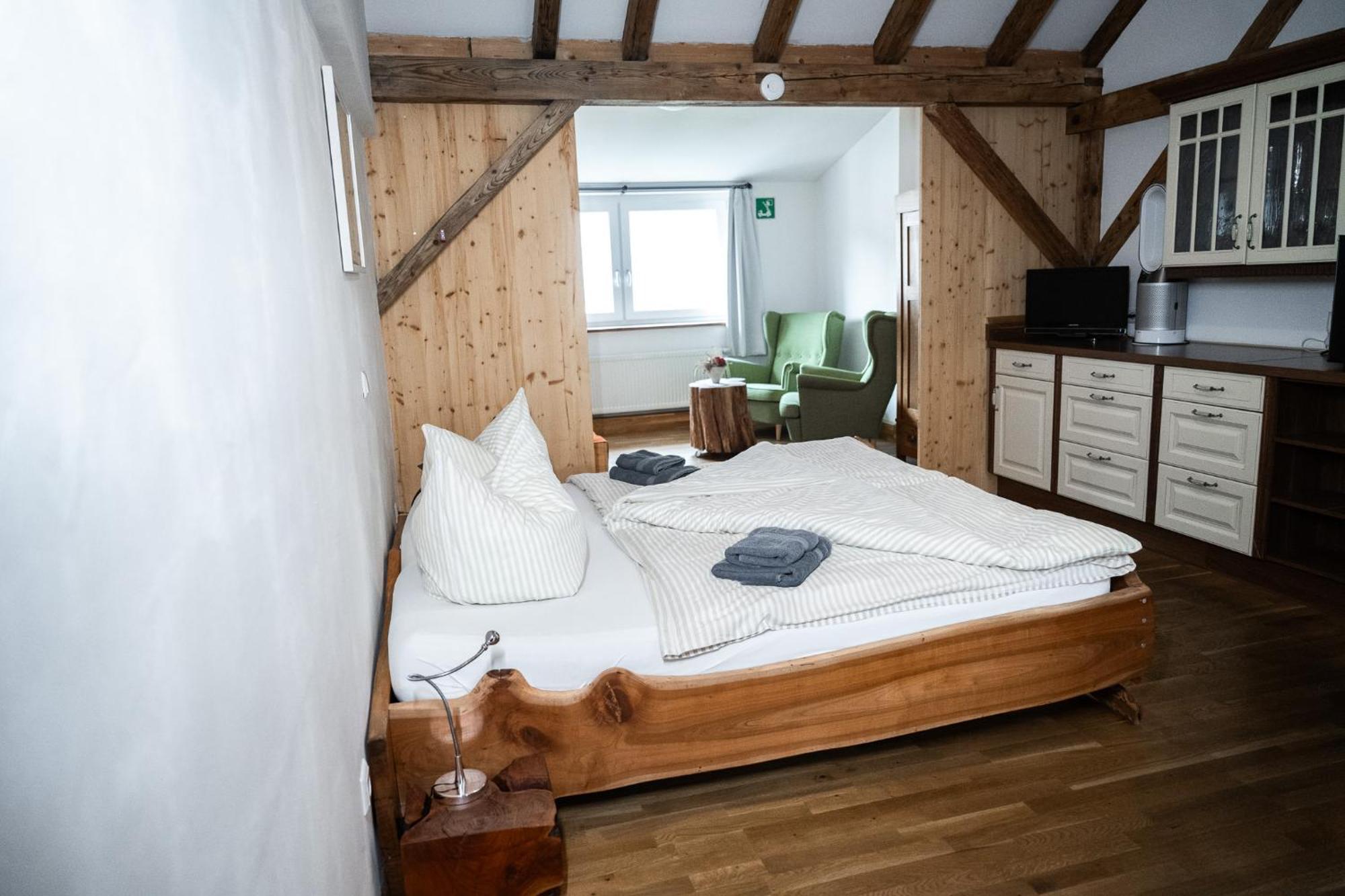 Alte Kass Hotel & Kaffeehaus Neidlingen المظهر الخارجي الصورة